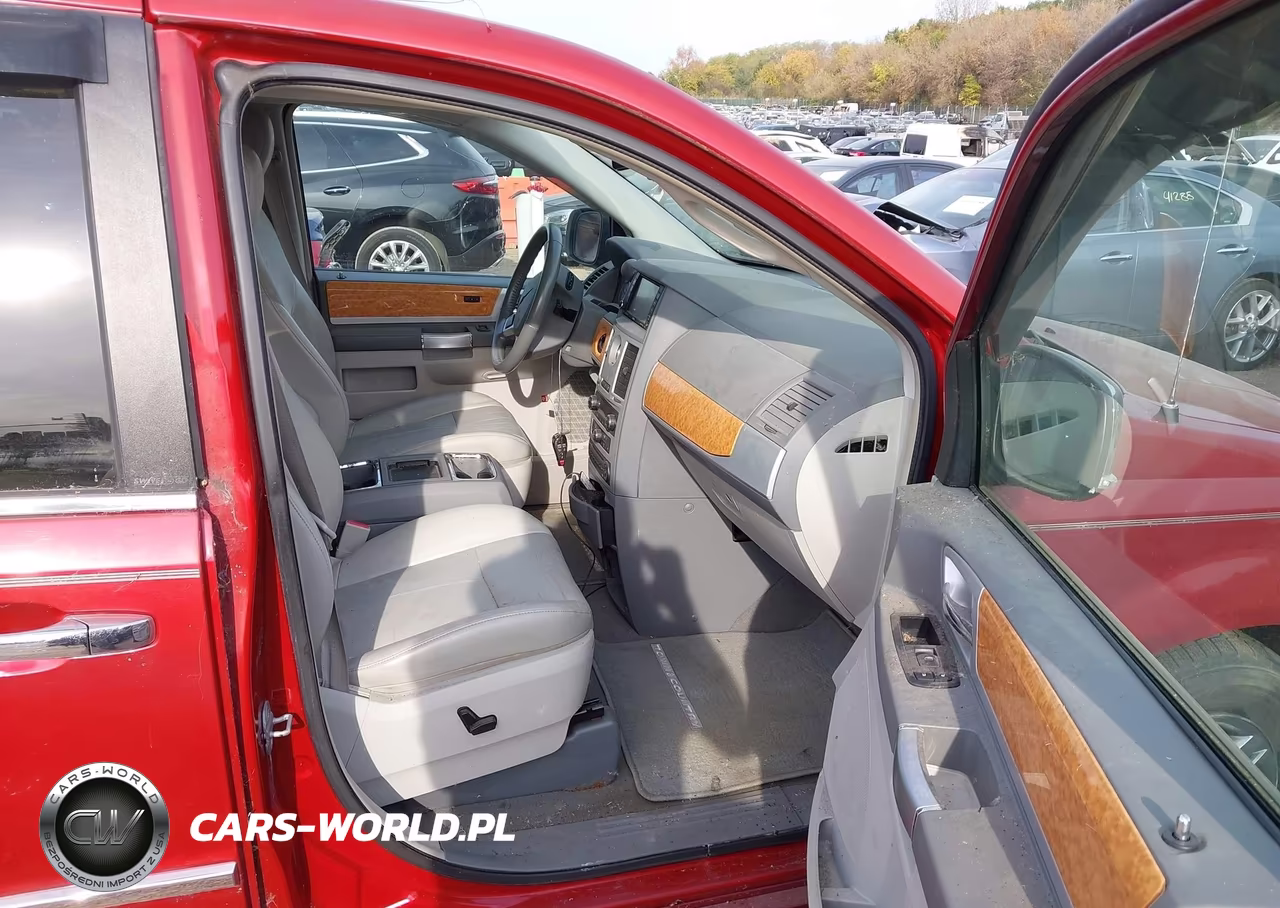 2010 Chrysler Town & Country Limited VIN:2A4RR6DX1AR143029 - 5