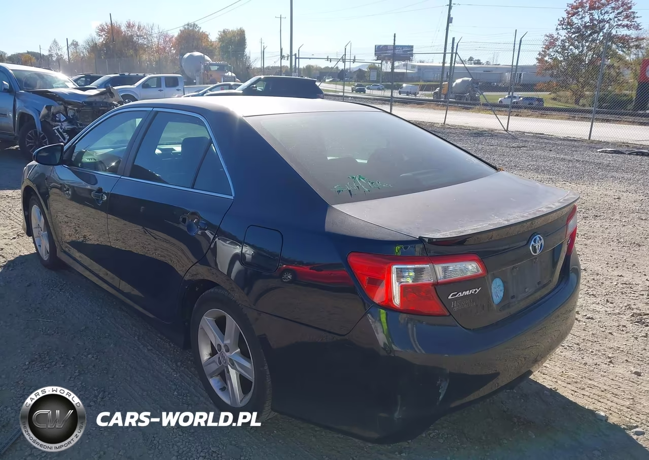 2014 Toyota Camry Se VIN:4T1BF1FK8EU734046 - 3