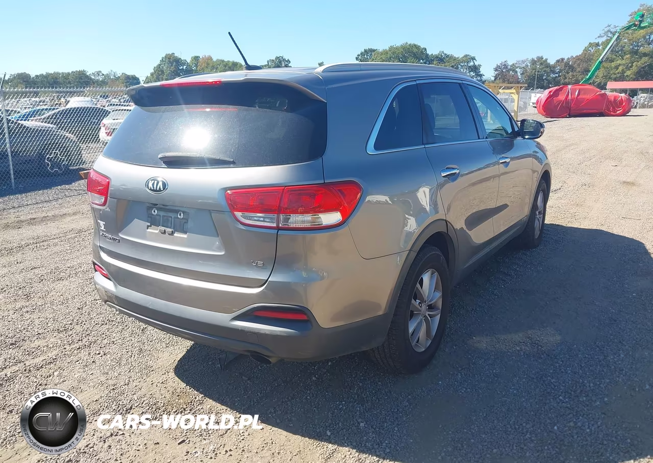 2017 Kia Sorento 3.3L Lx VIN:5XYPGDA57HG207941 - 4