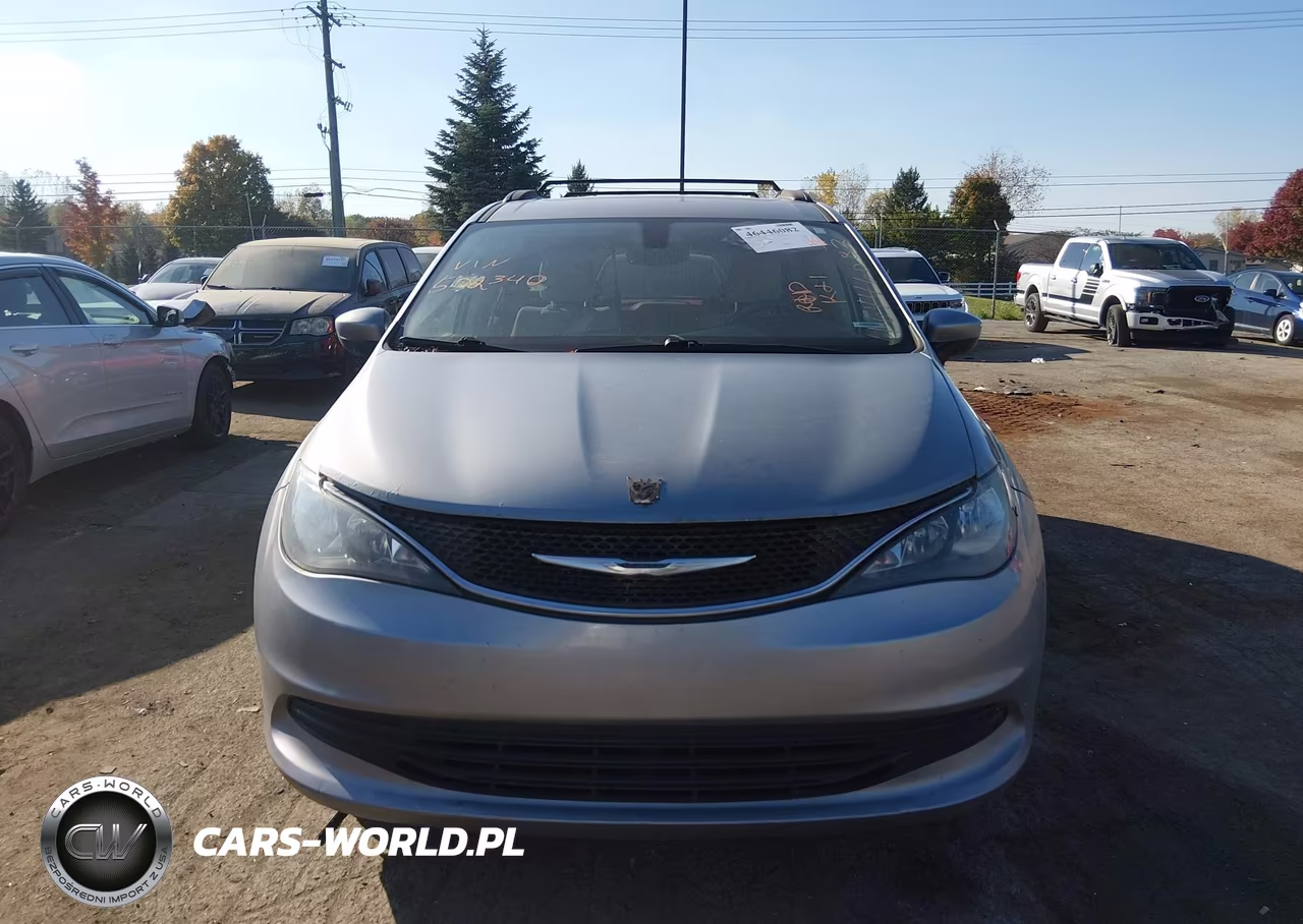 2017 Chrysler Pacifica Touring VIN:2C4RC1DG5HR502340 - 12