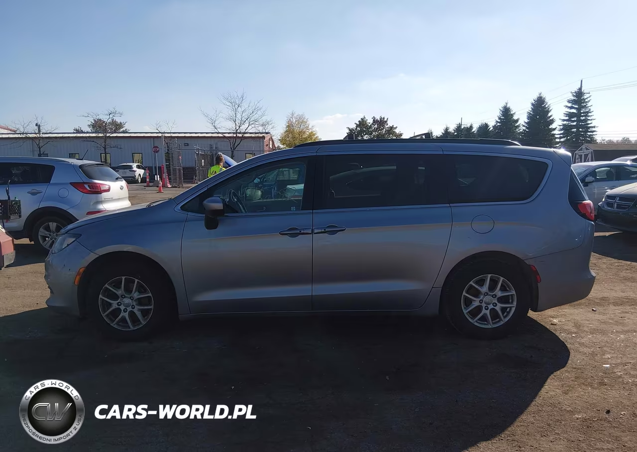 2017 Chrysler Pacifica Touring VIN:2C4RC1DG5HR502340 - 14