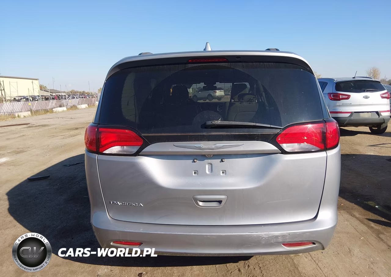 2017 Chrysler Pacifica Touring VIN:2C4RC1DG5HR502340 - 16