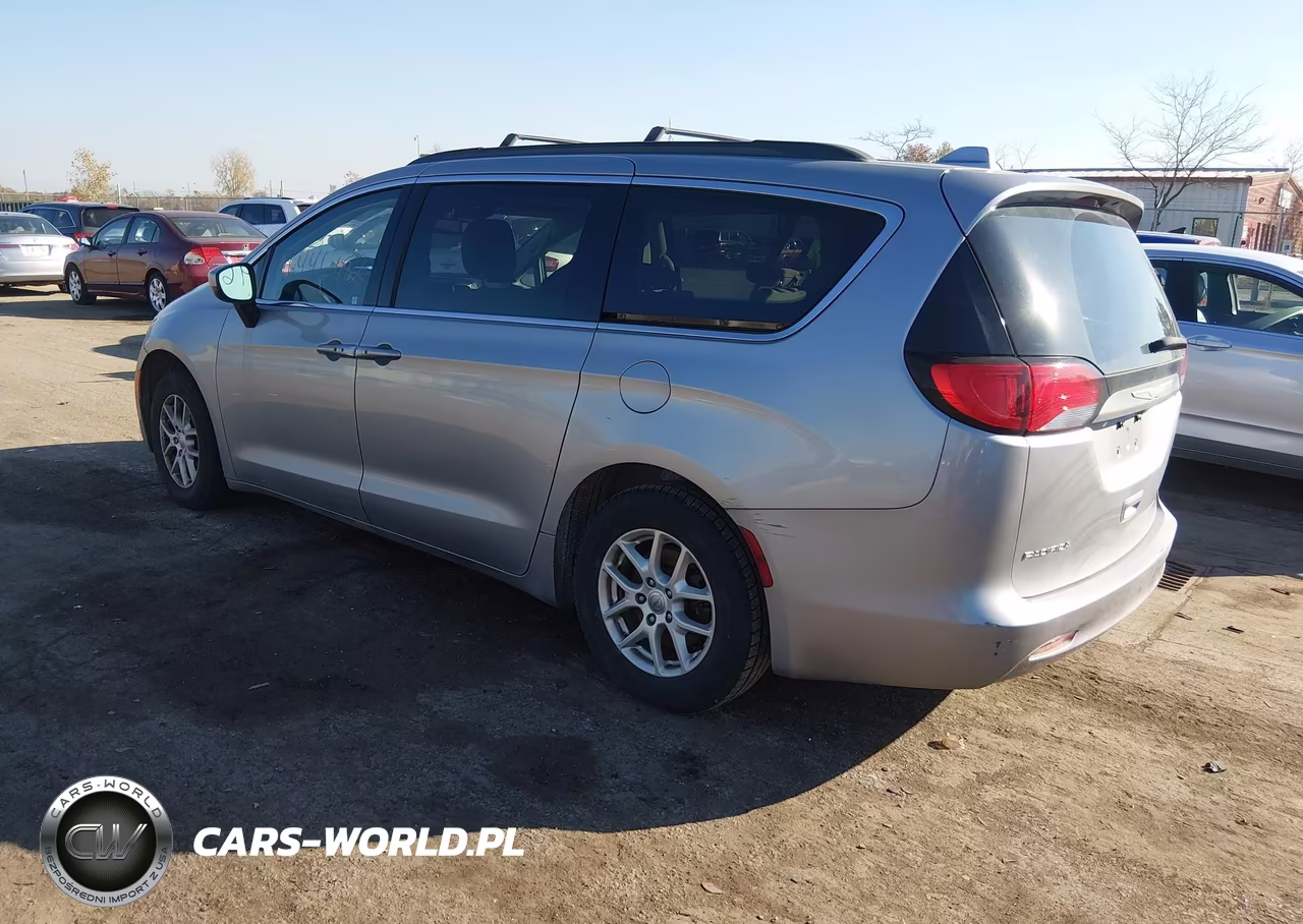 2017 Chrysler Pacifica Touring VIN:2C4RC1DG5HR502340 - 3