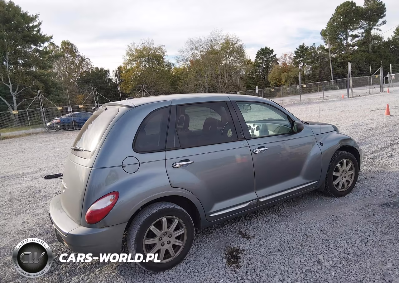 2010 Chrysler Pt Cruiser Classic VIN:3A4GY5F93AT144408 - 4