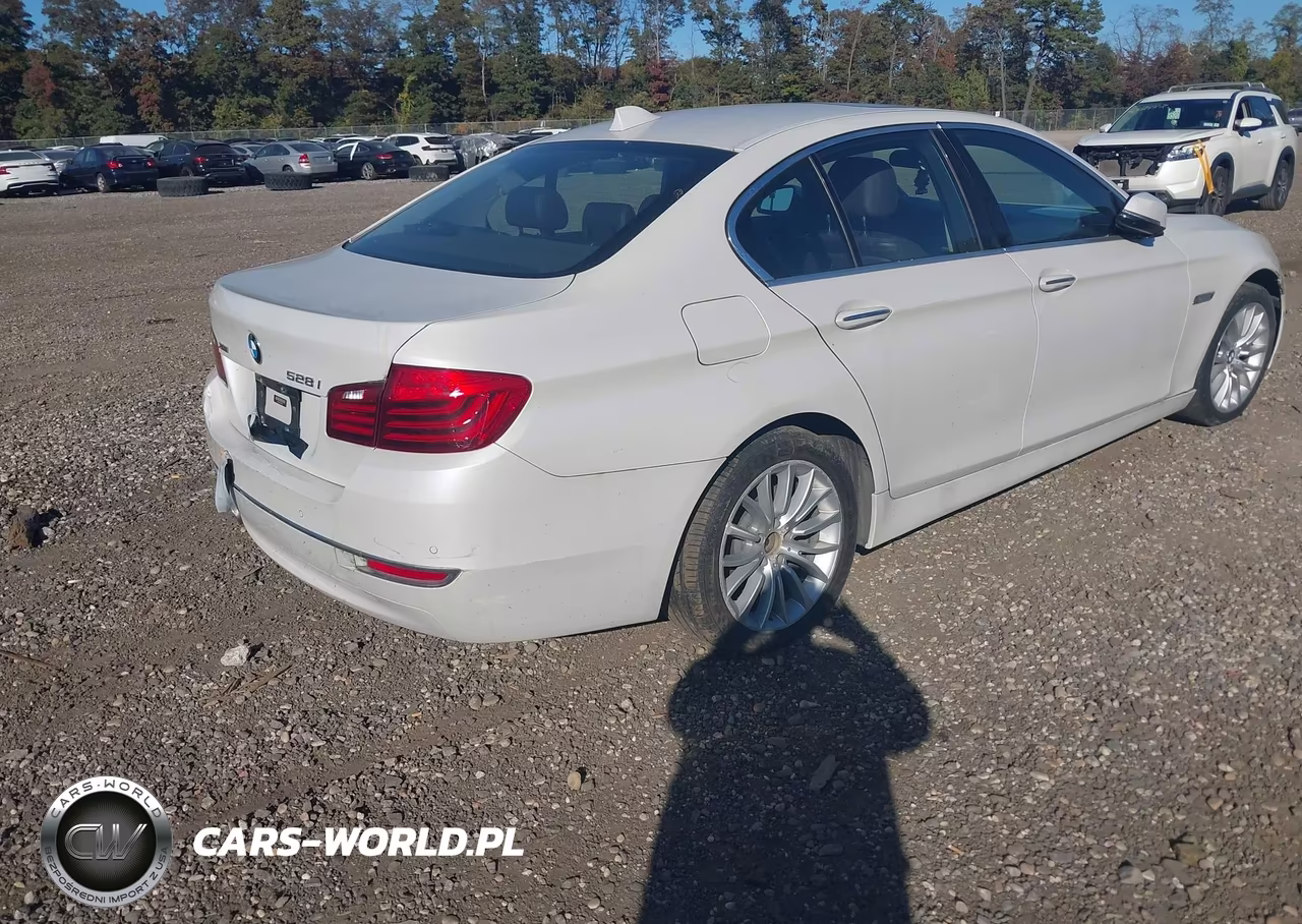 2015 BMW 528I xDrive VIN:WBA5A7C52FD628451 - 4