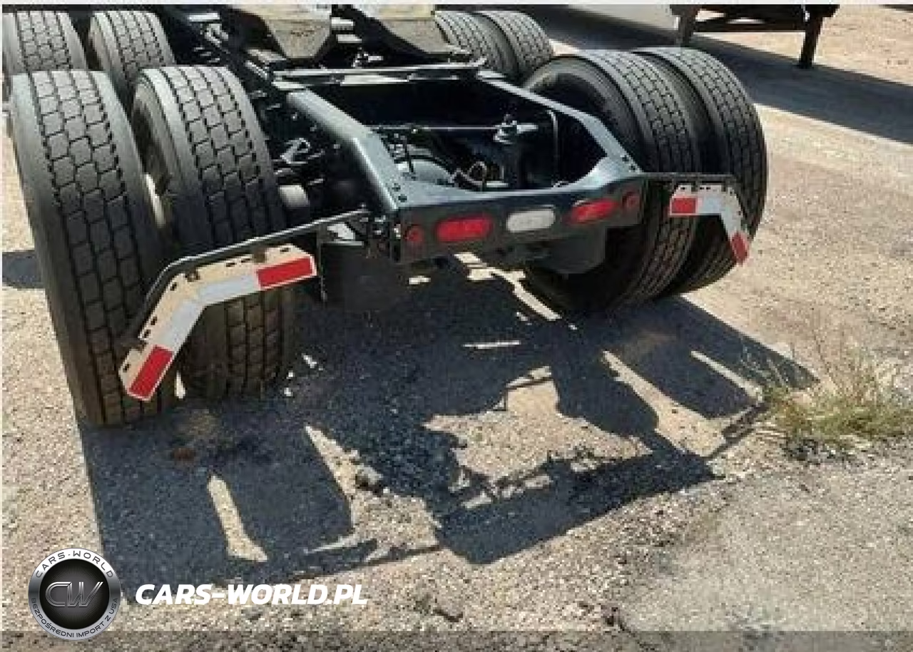 2020 Peterbilt 579 VIN:1XPBDP9X9LD683964 - 8