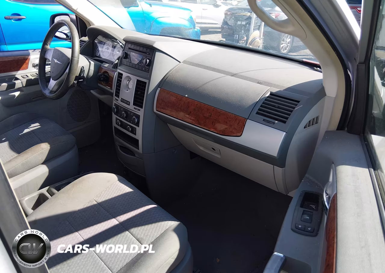 2009 Chrysler Town & Country Touring VIN:2A8HR54189R577797 - 5