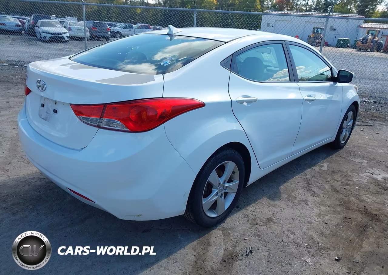 2013 Hyundai Elantra Gls VIN:5NPDH4AE8DH406449 - 4
