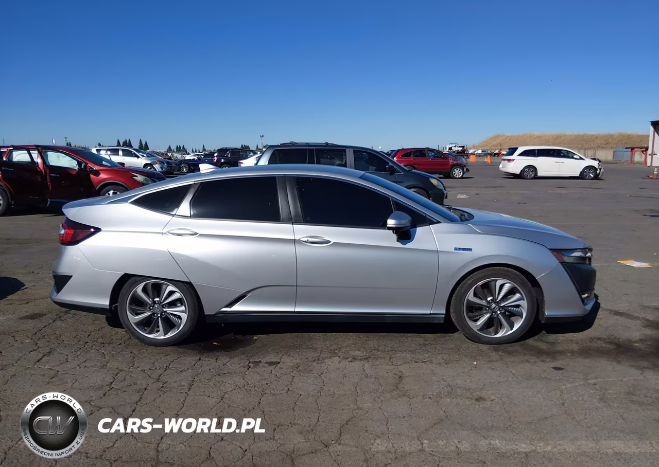 2018 Honda Clarity Plug-In Hybrid Touring VIN:JHMZC5F39JC015026 - 13