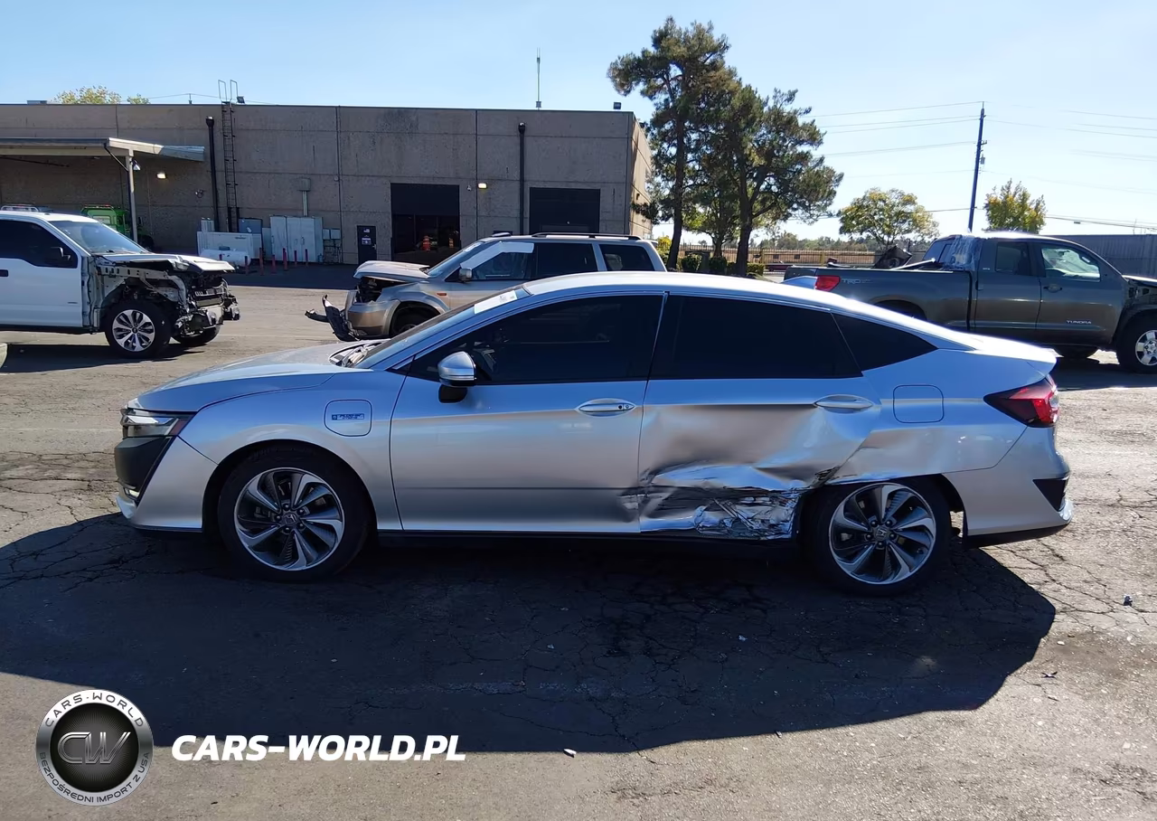2018 Honda Clarity Plug-In Hybrid Touring VIN:JHMZC5F39JC015026 - 14