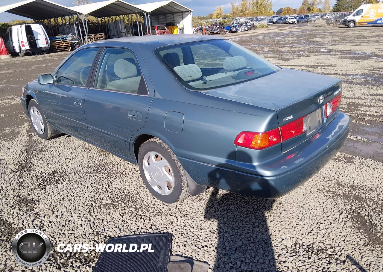 2000 Toyota Camry Le VIN:JT2BG22K1Y0428307 - 3