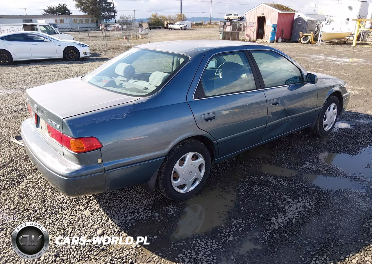 2000 Toyota Camry Le VIN:JT2BG22K1Y0428307 - 4