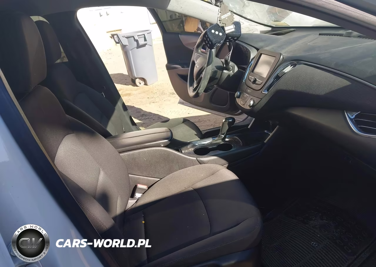 2018 Chevrolet Malibu Lt VIN:1G1ZD5ST8JF149974 - 5