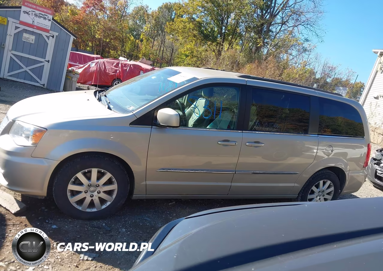 2016 Chrysler Town & Country Touring VIN:2C4RC1BG5GR229000 - 14