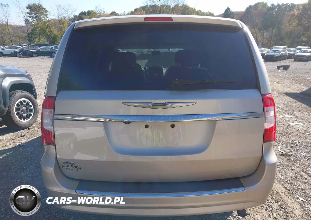 2016 Chrysler Town & Country Touring VIN:2C4RC1BG5GR229000 - 16
