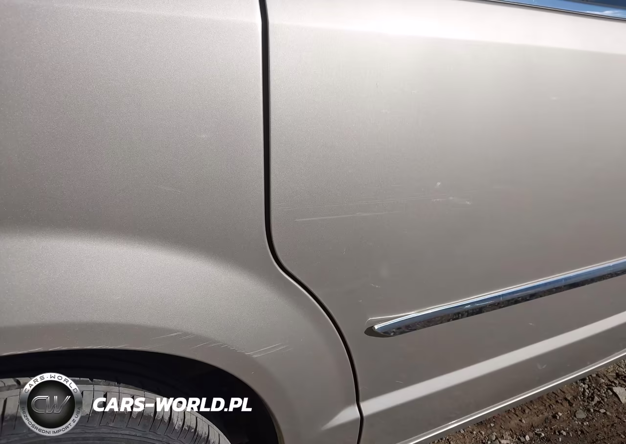 2016 Chrysler Town & Country Touring VIN:2C4RC1BG5GR229000 - 18
