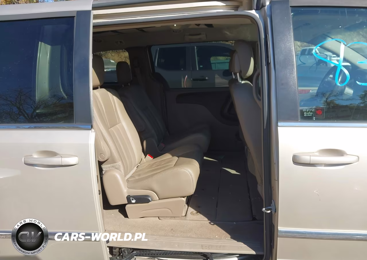 2016 Chrysler Town & Country Touring VIN:2C4RC1BG5GR229000 - 8