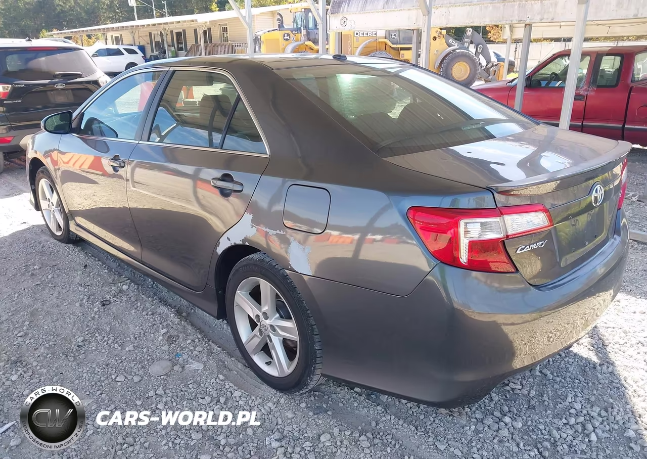 2014 Toyota Camry Se VIN:4T1BF1FK3EU750087 - 3