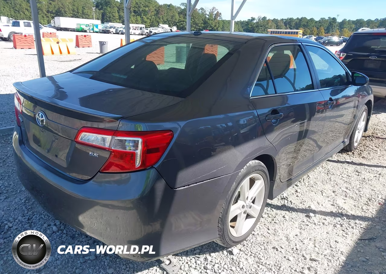 2014 Toyota Camry Se VIN:4T1BF1FK3EU750087 - 4