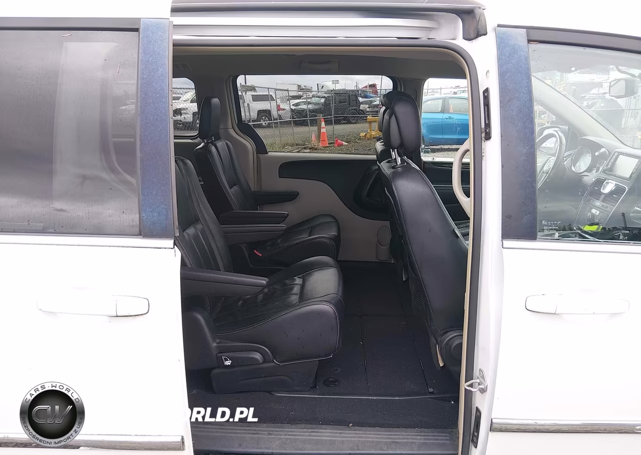 2014 Chrysler Town & Country Touring VIN:2C4RC1BG7ER403193 - 8