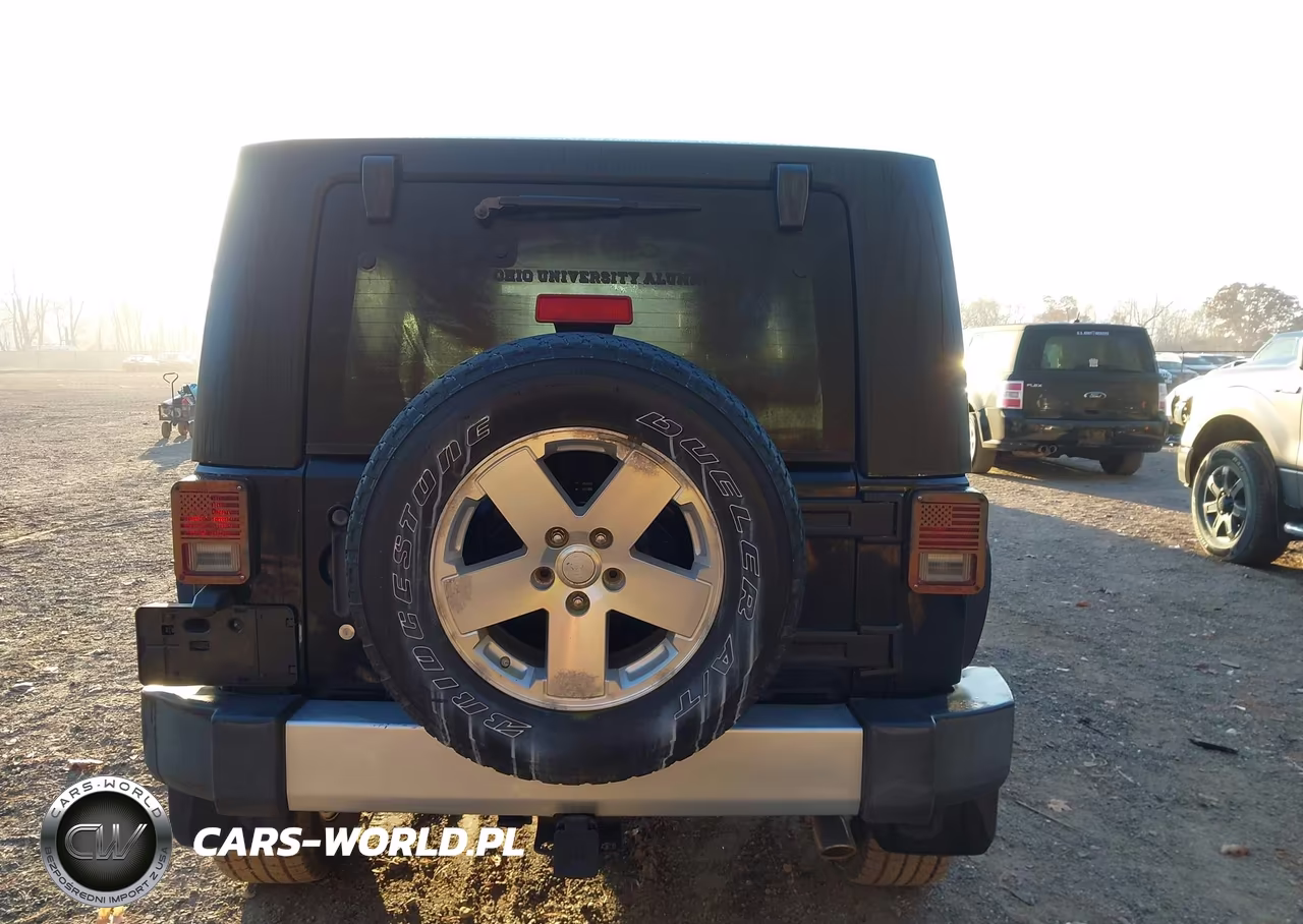 2008 Jeep Wrangler Unlimited Sahara VIN:1J8GA59108L532047 - 17
