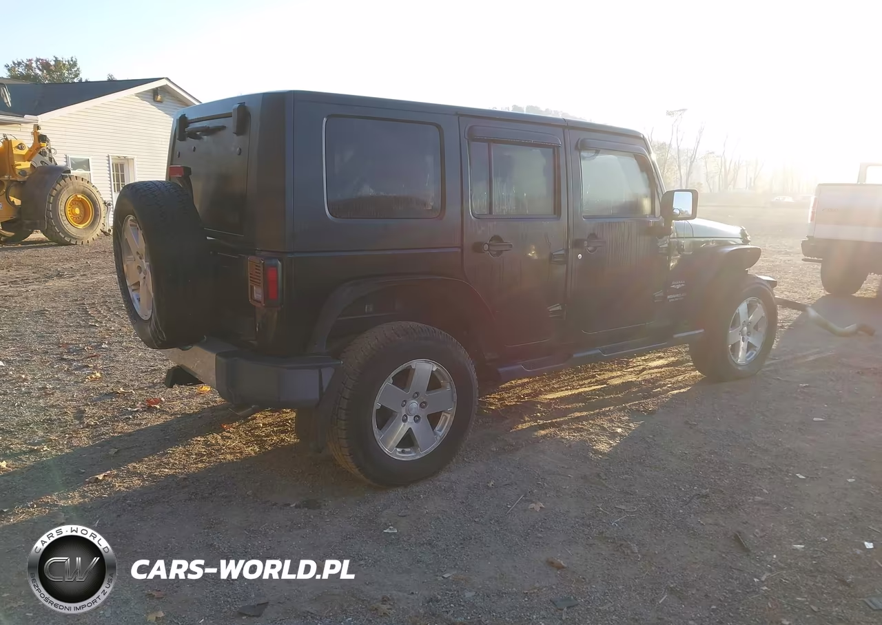2008 Jeep Wrangler Unlimited Sahara VIN:1J8GA59108L532047 - 4