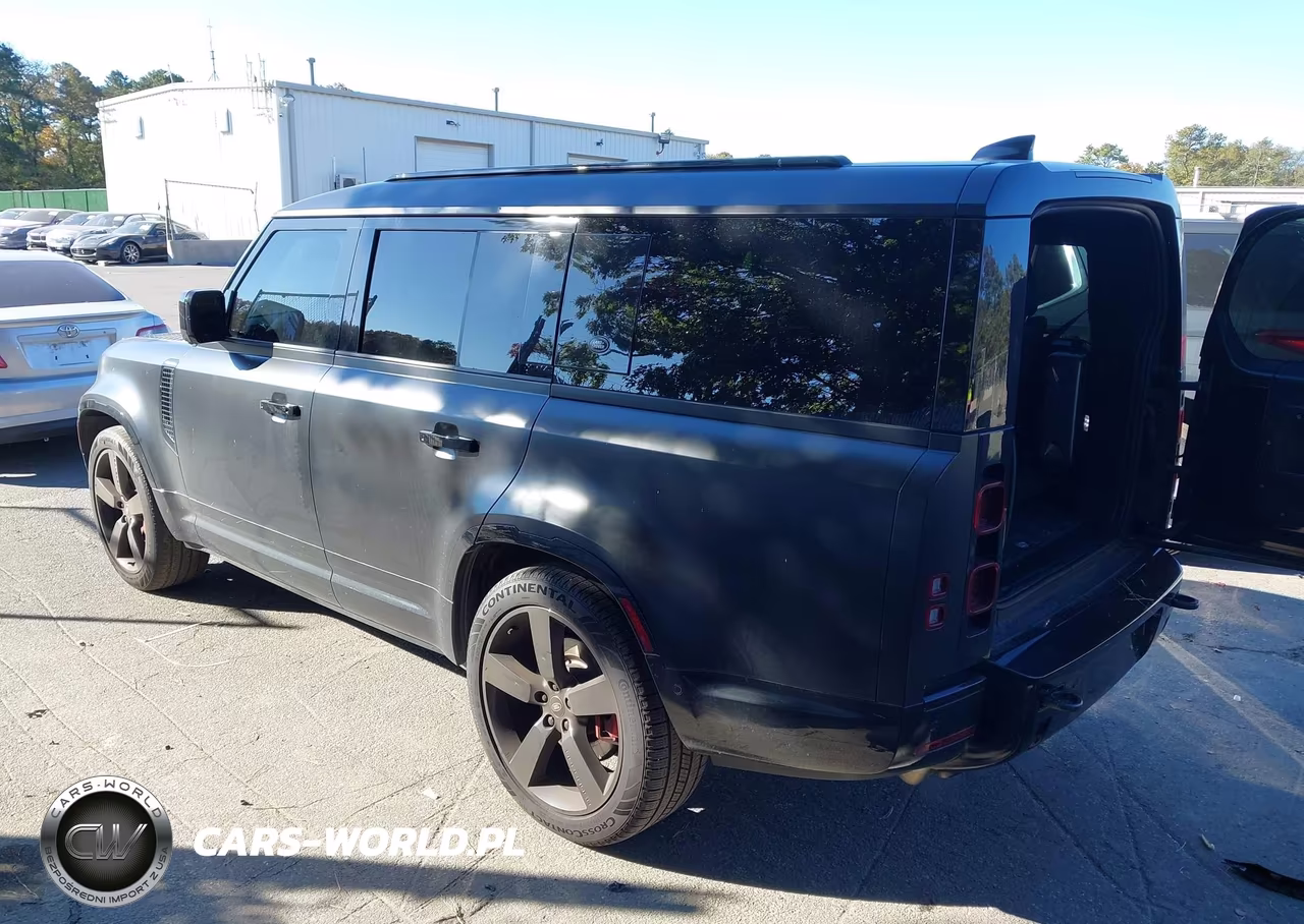 2023 Land Rover Defender 130 X-Dynamic Se VIN:SALE2FEU1P2160474 - 3