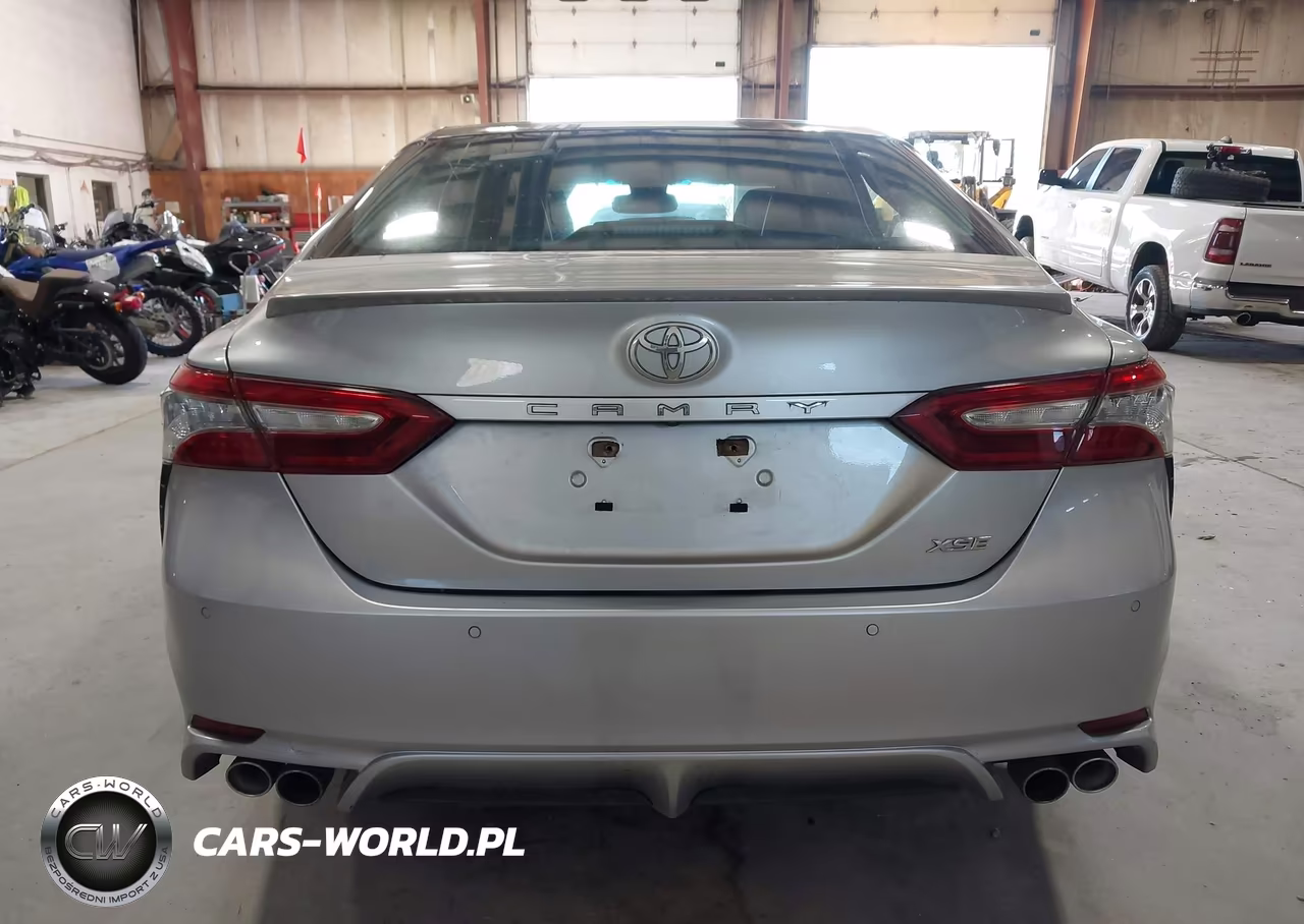 2018 Toyota Camry Xse VIN:4T1B61HK5JU500552 - 16
