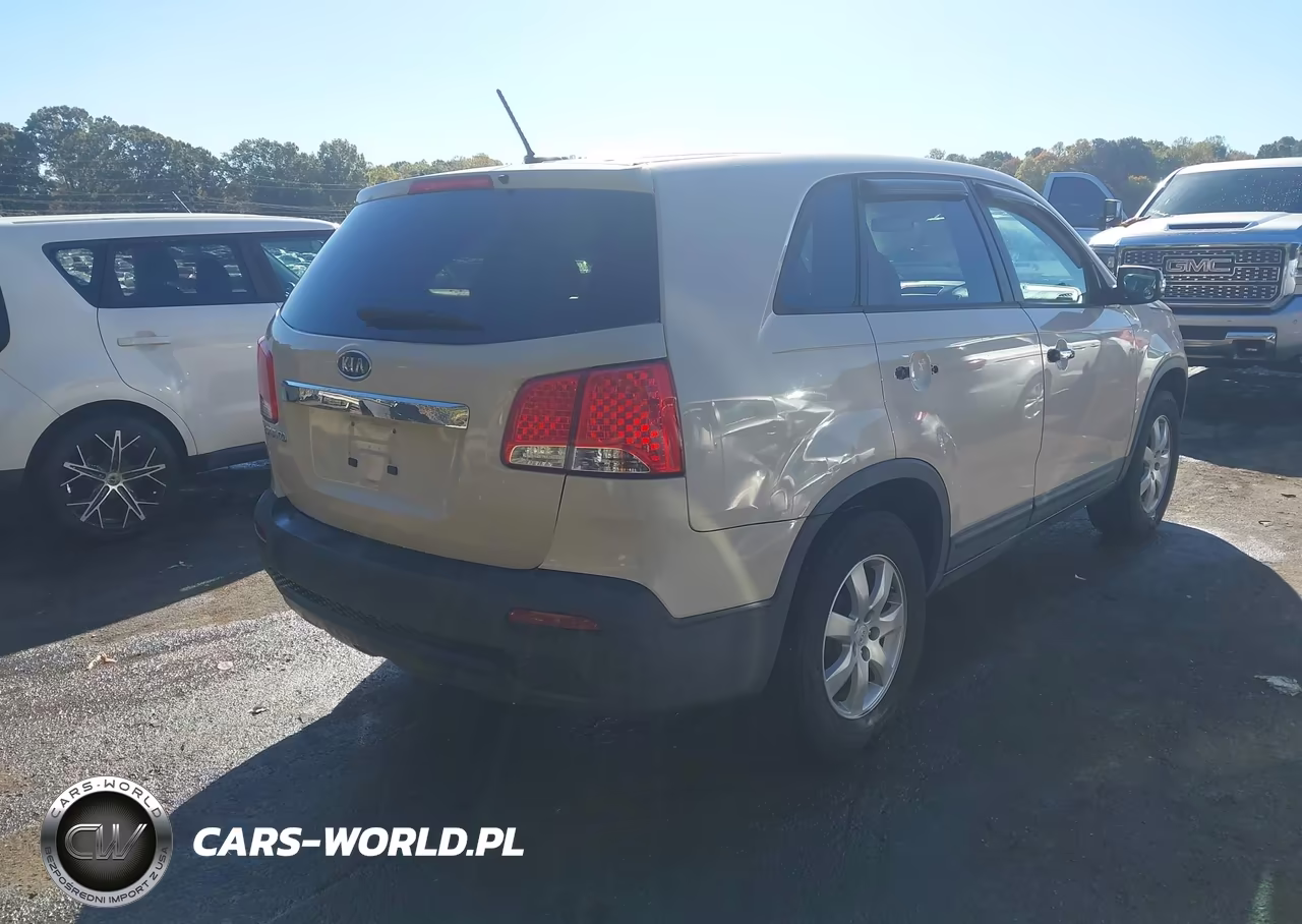 2011 Kia Sorento Lx VIN:5XYKT3A16BG172488 - 4