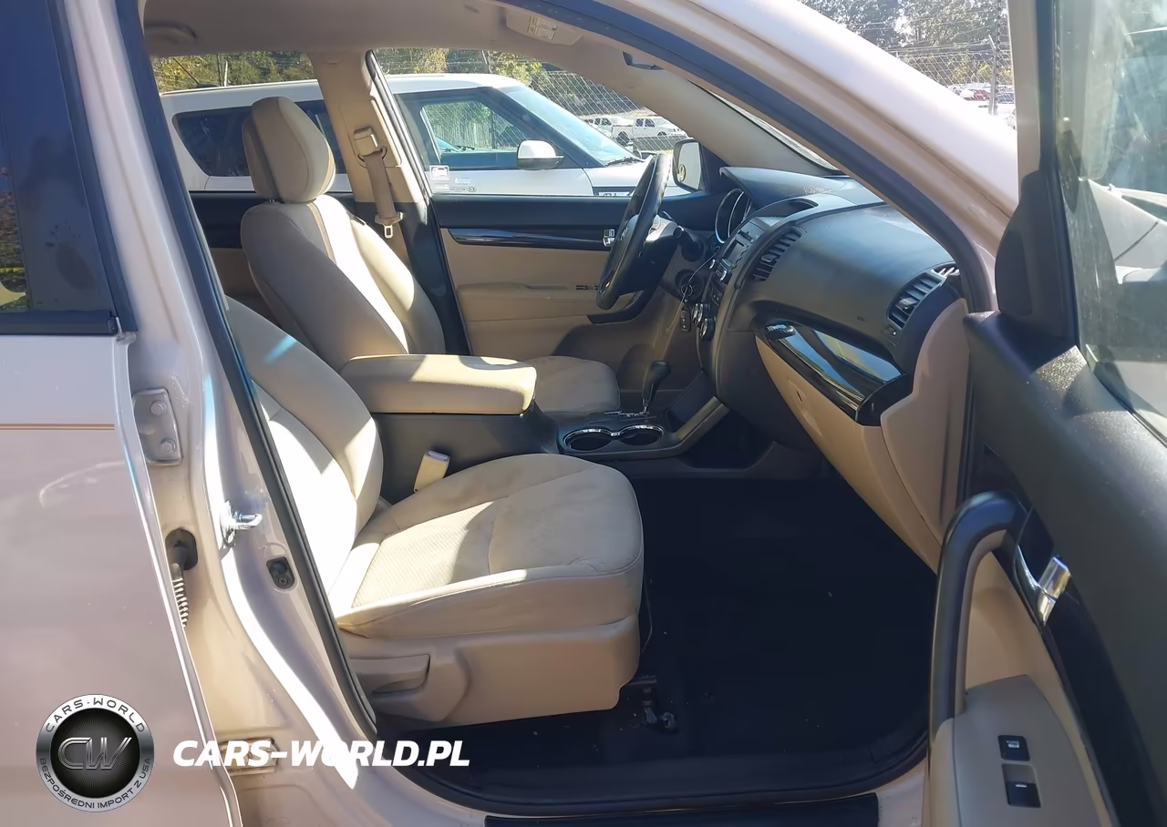 2011 Kia Sorento Lx VIN:5XYKT3A16BG172488 - 5