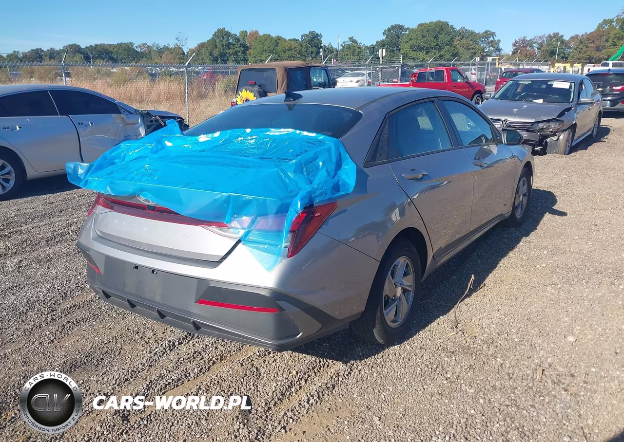 2026 Hyundai Elantra Se VIN:KMHLL4DG5TU118427 - 4