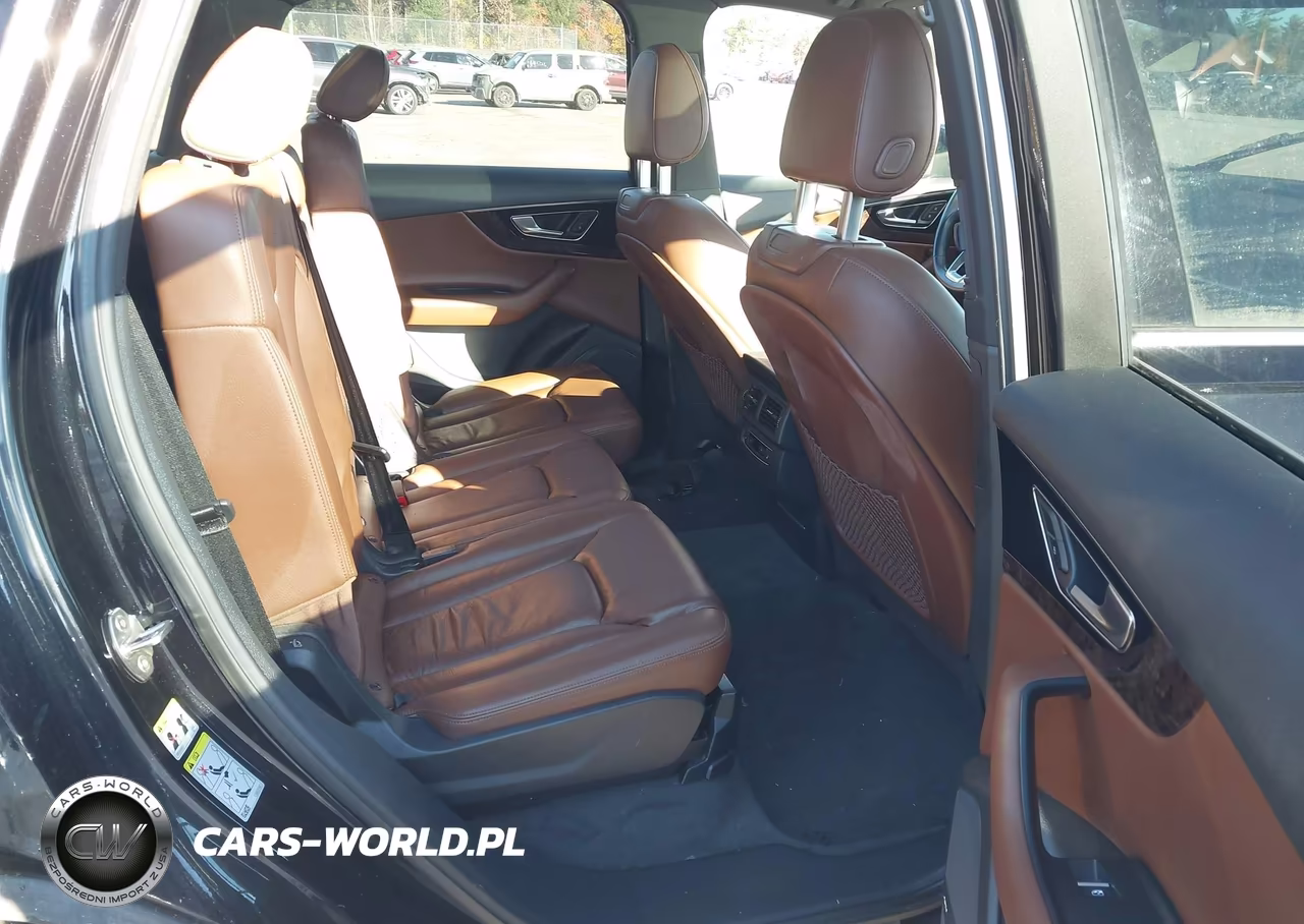 2017 Audi Q7 3.0T Premium VIN:WA1LAAF78HD035601 - 8