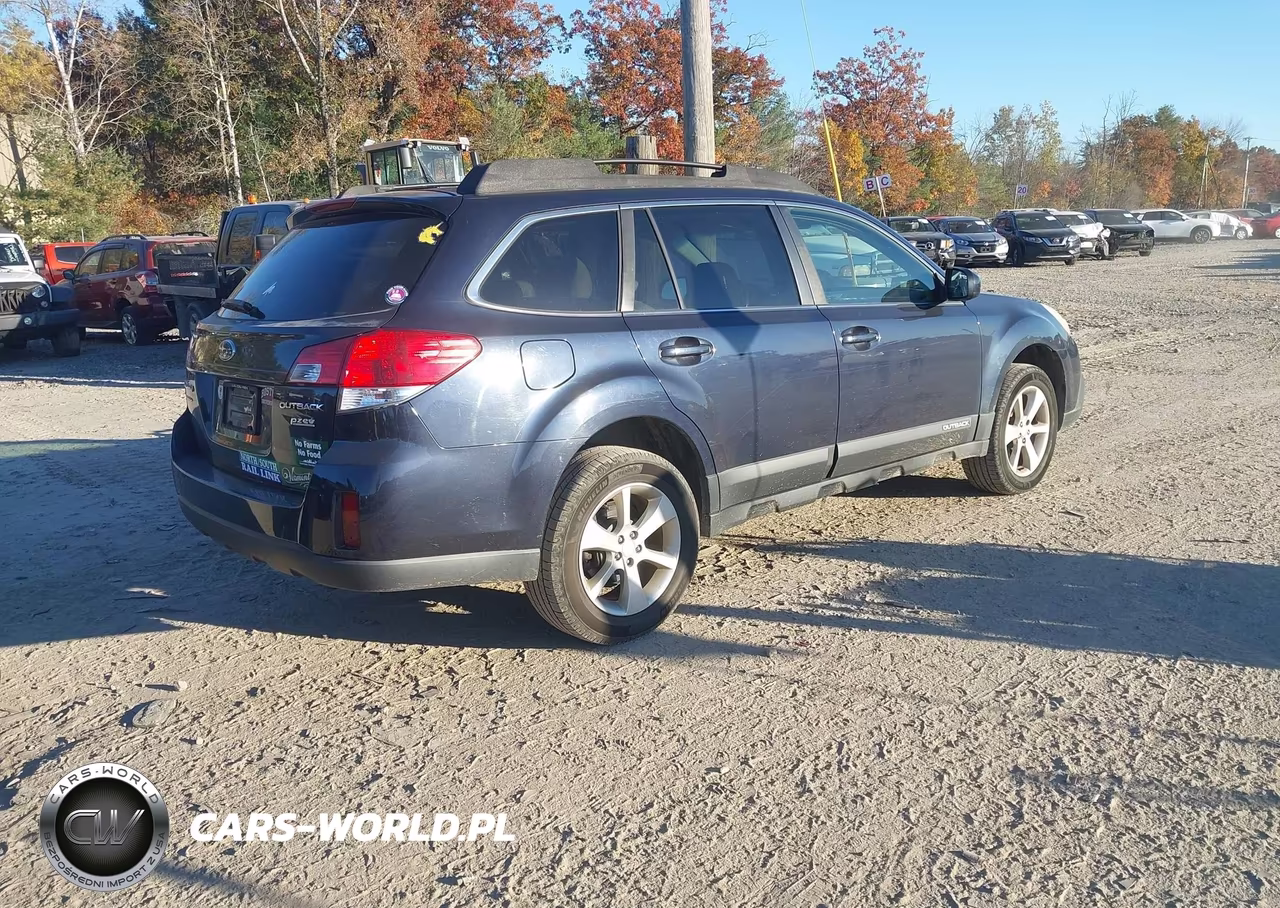2013 Subaru Outback 2.5I Premium VIN:4S4BRBCC4D3226431 - 4