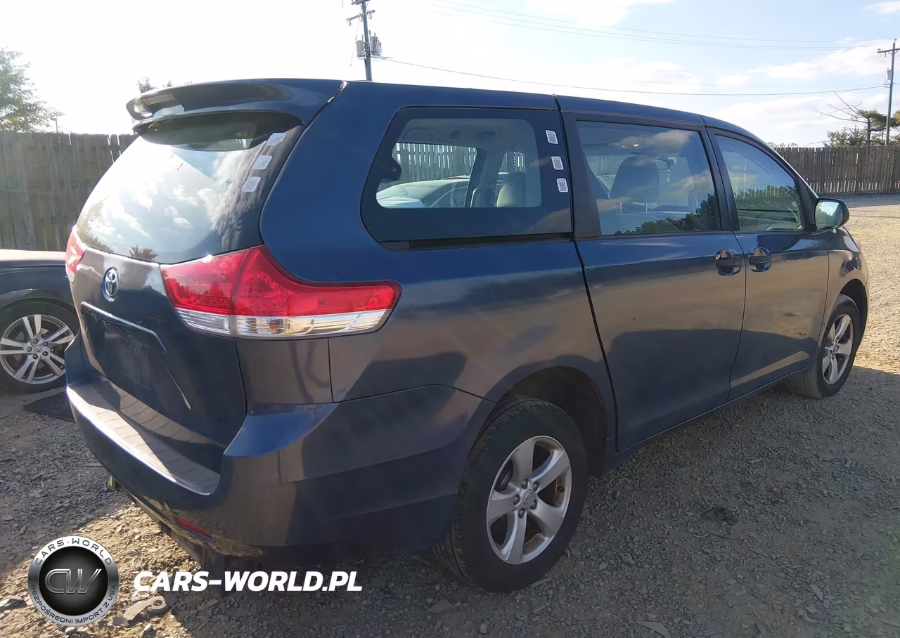 2014 Toyota Sienna L V6 7 Passenger VIN:5TDZK3DC1ES479556 - 4