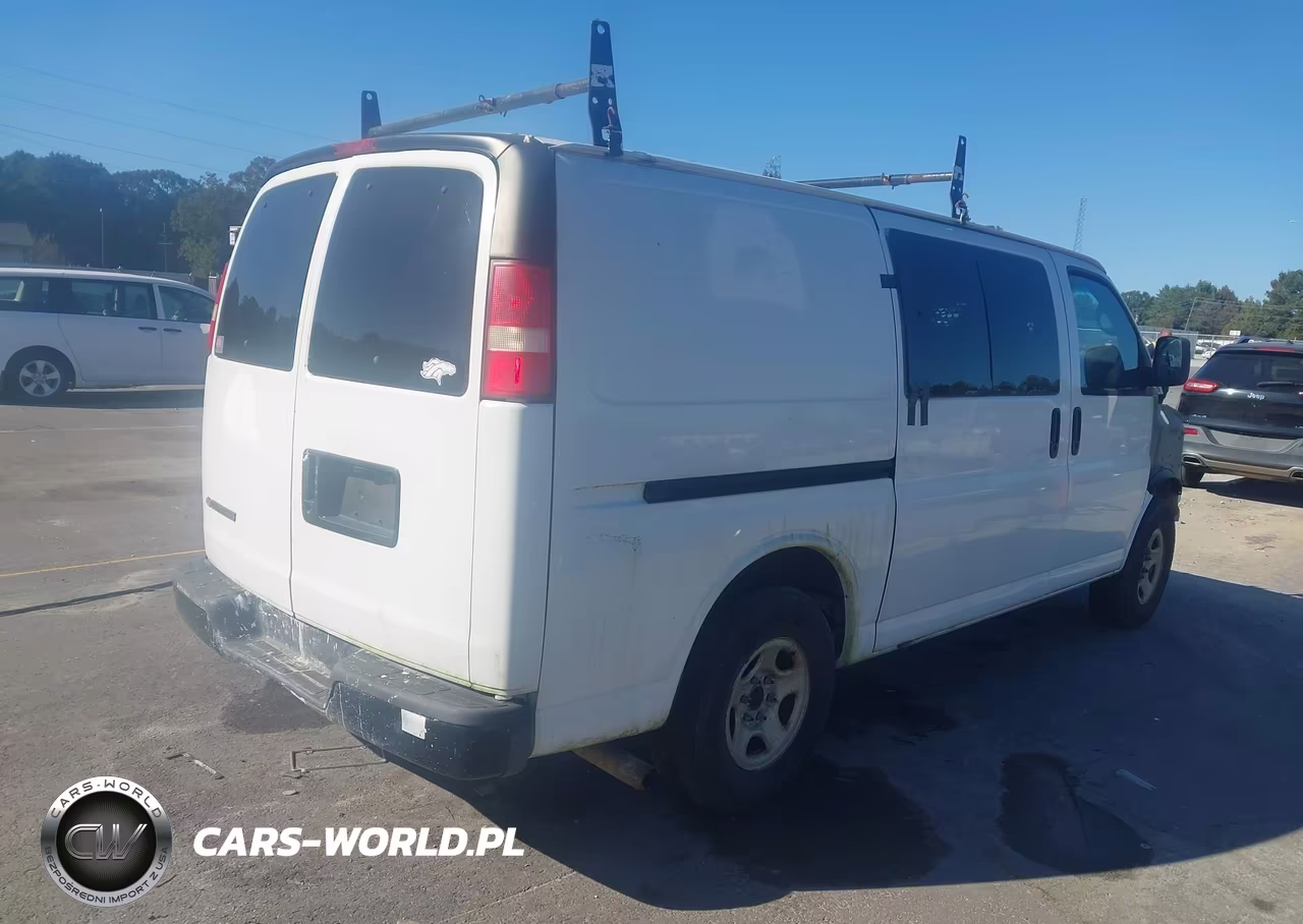 2007 Chevrolet Express Work Van VIN:1GCFG15TX71239963 - 4