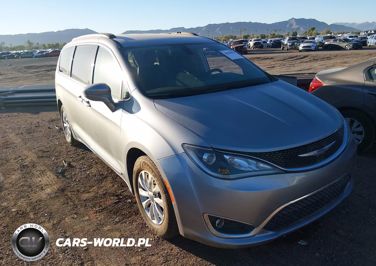 2017 Chrysler Pacifica Touring-L VIN:2C4RC1BG1HR614359 - 1