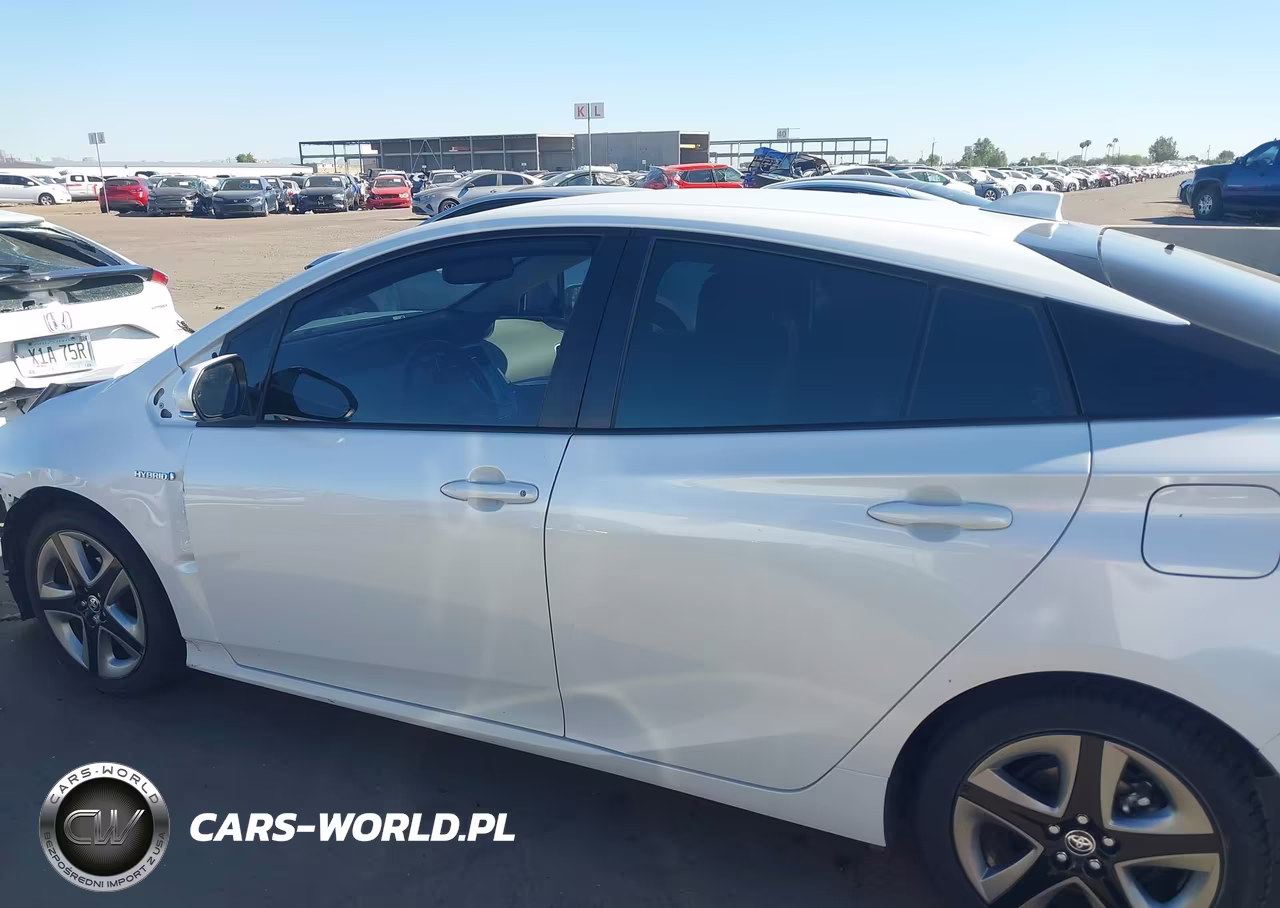 2021 Toyota Prius Xle VIN:JTDKAMFU0M3130484 - 15
