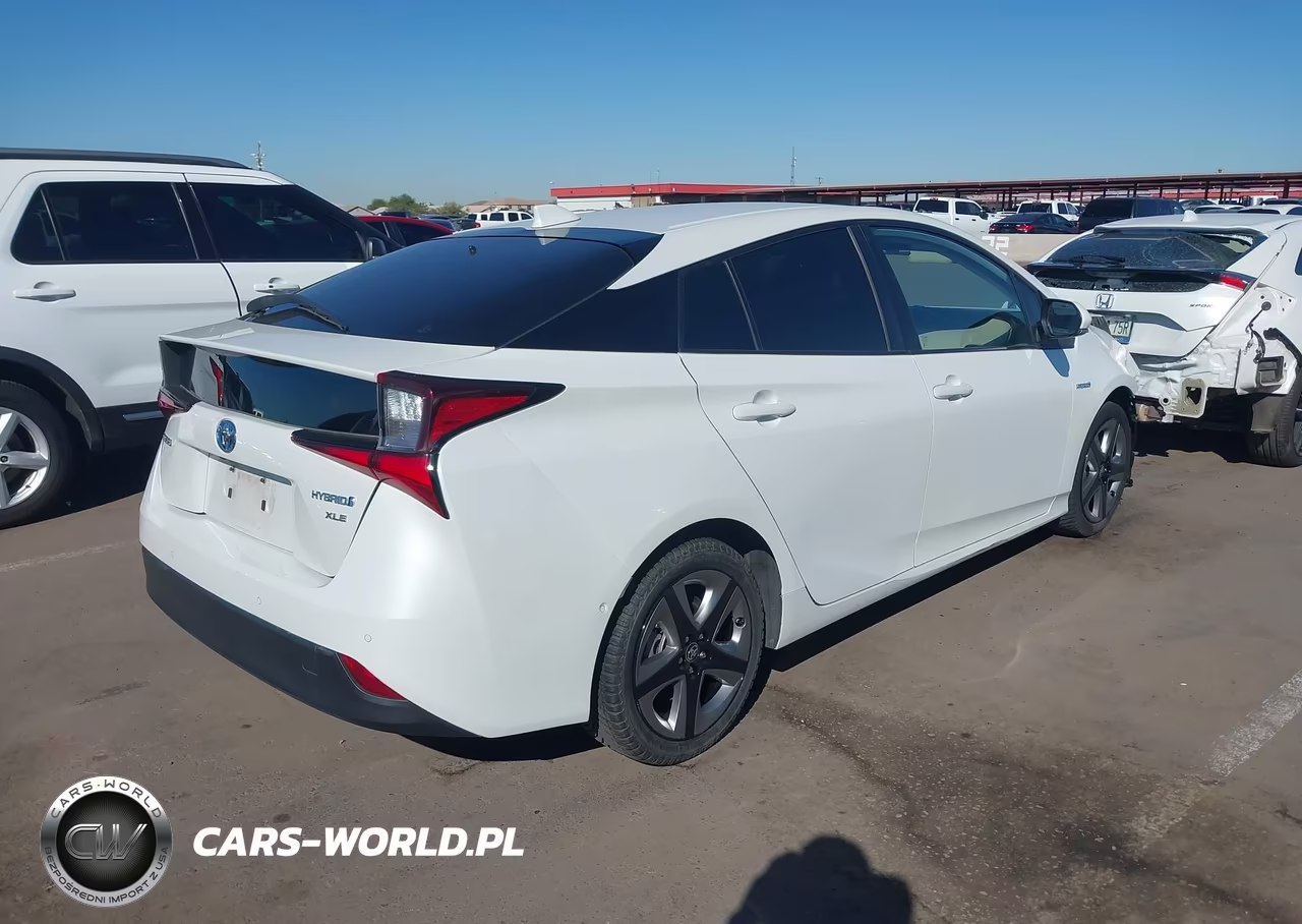 2021 Toyota Prius Xle VIN:JTDKAMFU0M3130484 - 4