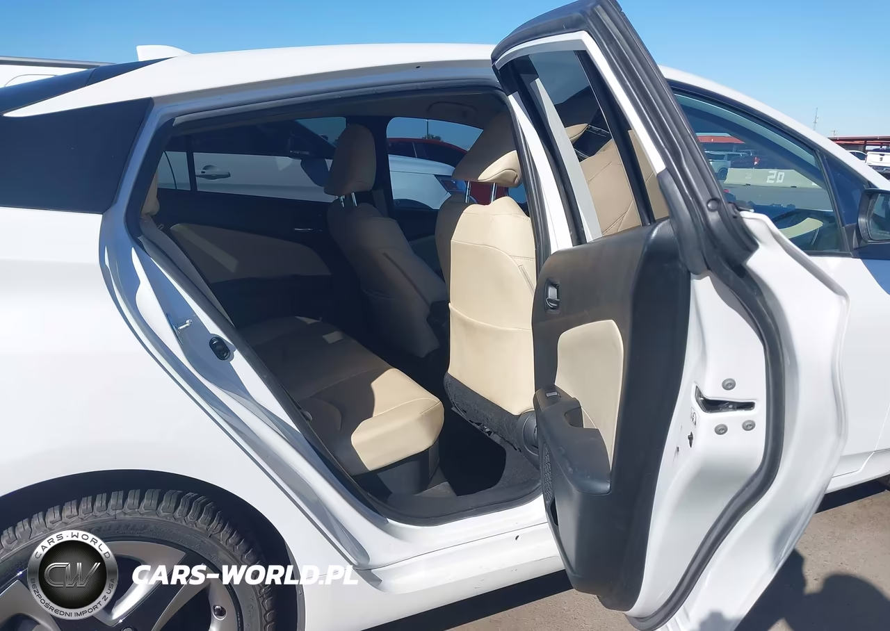 2021 Toyota Prius Xle VIN:JTDKAMFU0M3130484 - 8