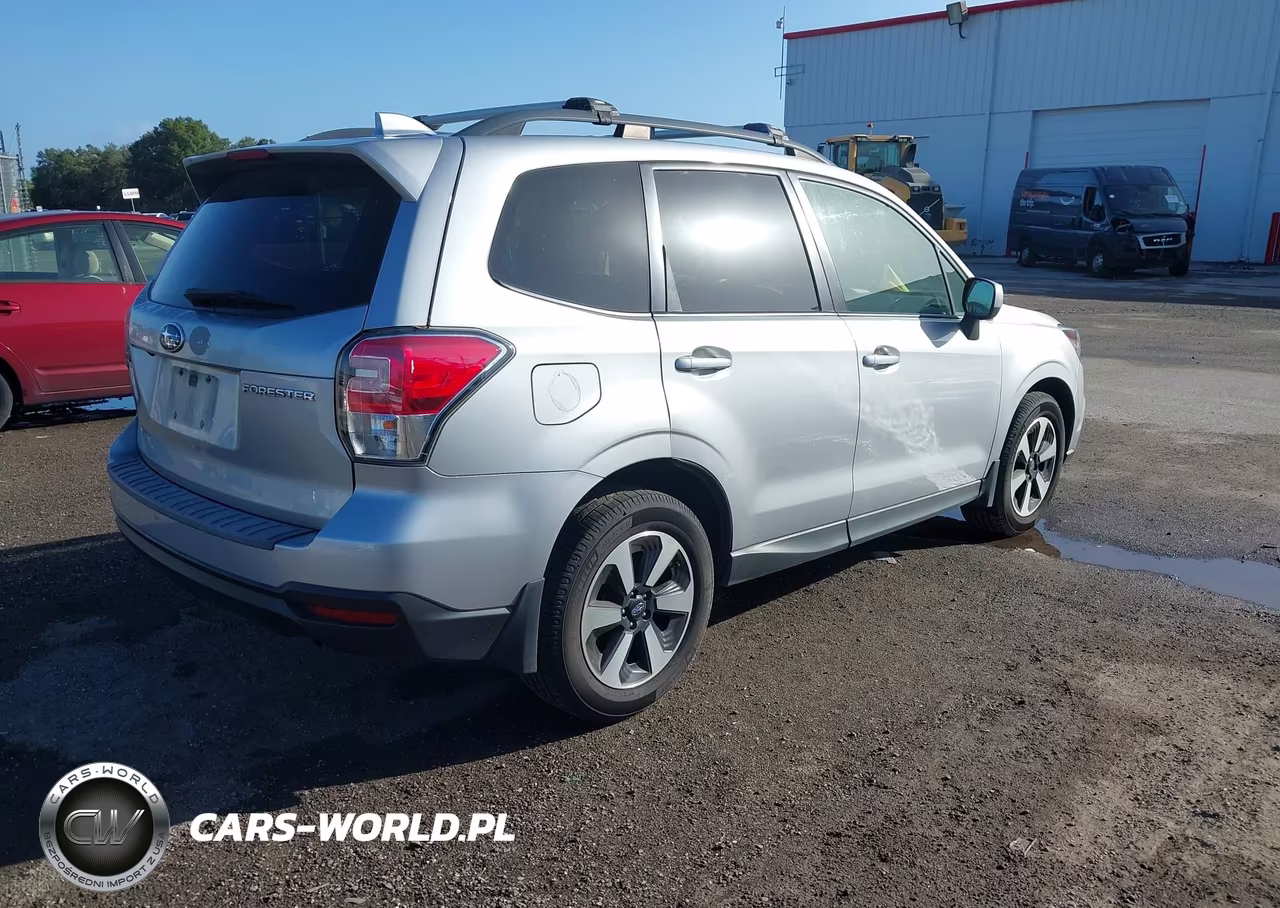2018 Subaru Forester 2.5I Premium VIN:JF2SJAGC4JH454963 - 4