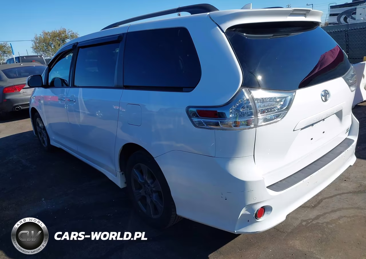 2019 Toyota Sienna Se 7 Passenger VIN:5TDEZ3DC4KS220551 - 3