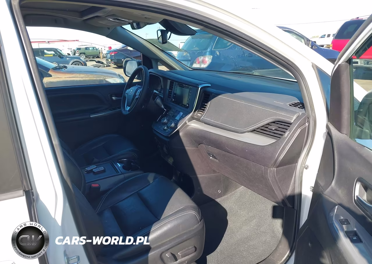2019 Toyota Sienna Se 7 Passenger VIN:5TDEZ3DC4KS220551 - 4