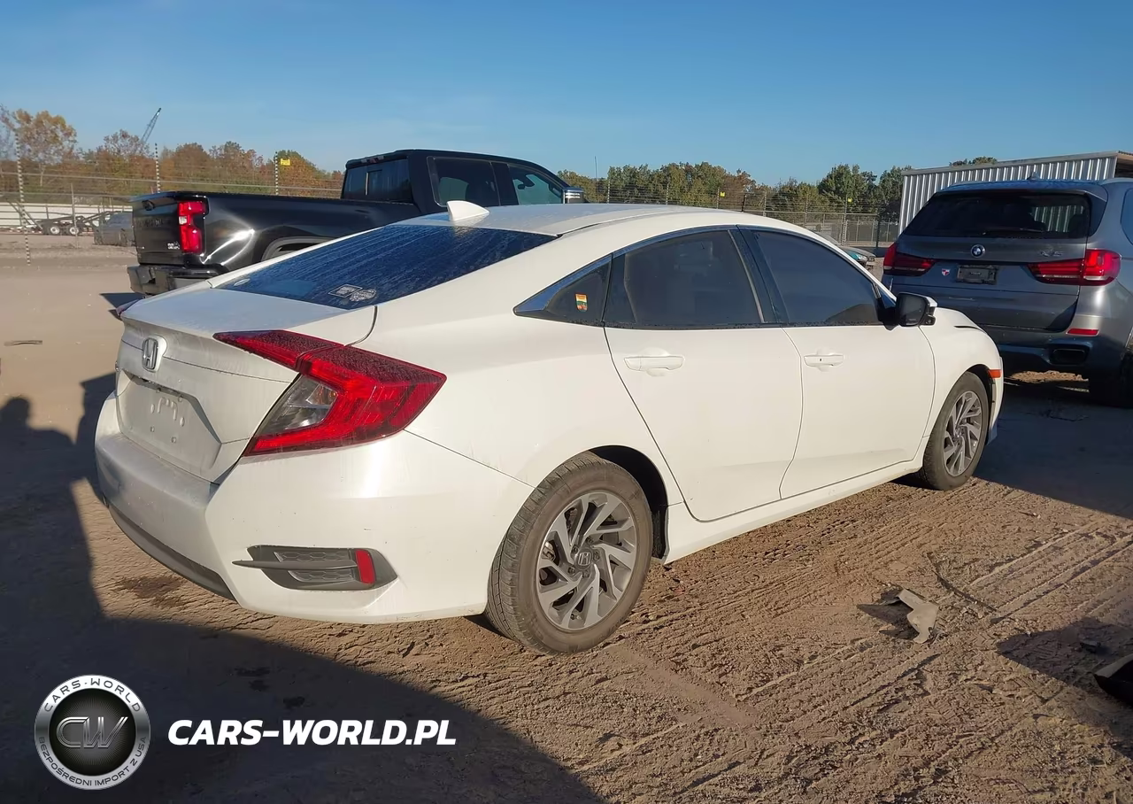 2017 Honda Civic Ex VIN:19XFC2F7XHE072585 - 4