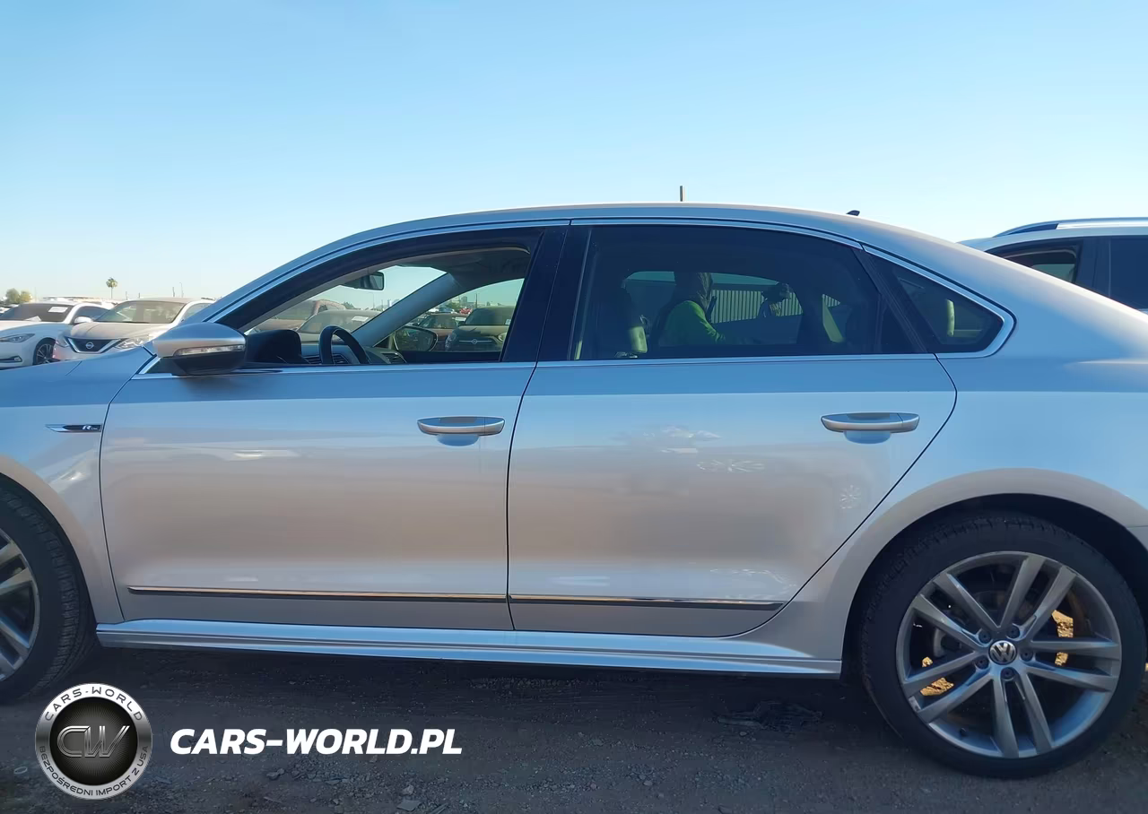 2017 Volkswagen Passat 1.8T R-Line VIN:1VWDT7A34HC068481 - 14