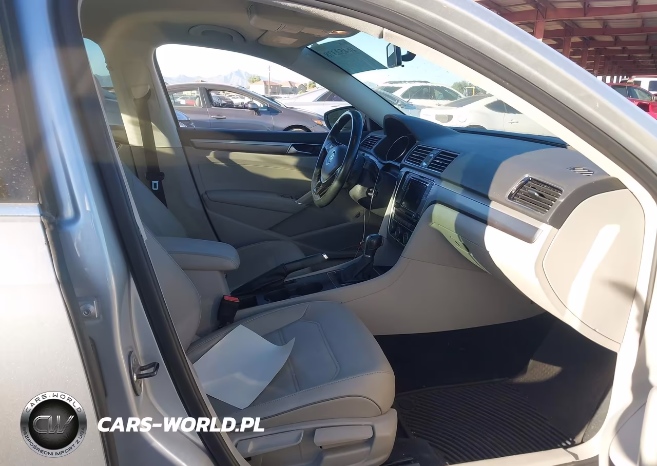 2017 Volkswagen Passat 1.8T R-Line VIN:1VWDT7A34HC068481 - 5