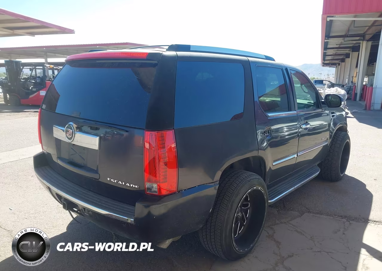 2013 Cadillac Escalade Luxury VIN:1GYS3BEFXDR223831 - 4
