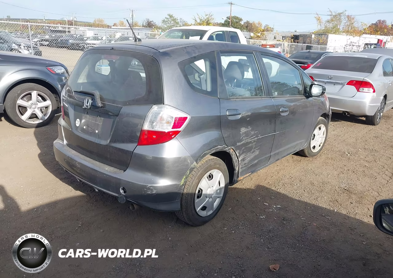 2012 Honda Fit VIN:JHMGE8H33CC010004 - 4