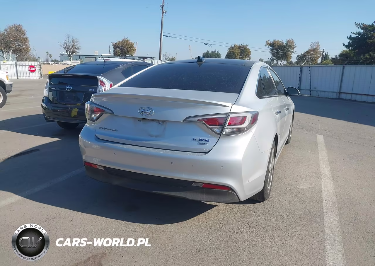 2017 Hyundai Sonata Hybrid Limited VIN:KMHE34L16HA051111 - 4