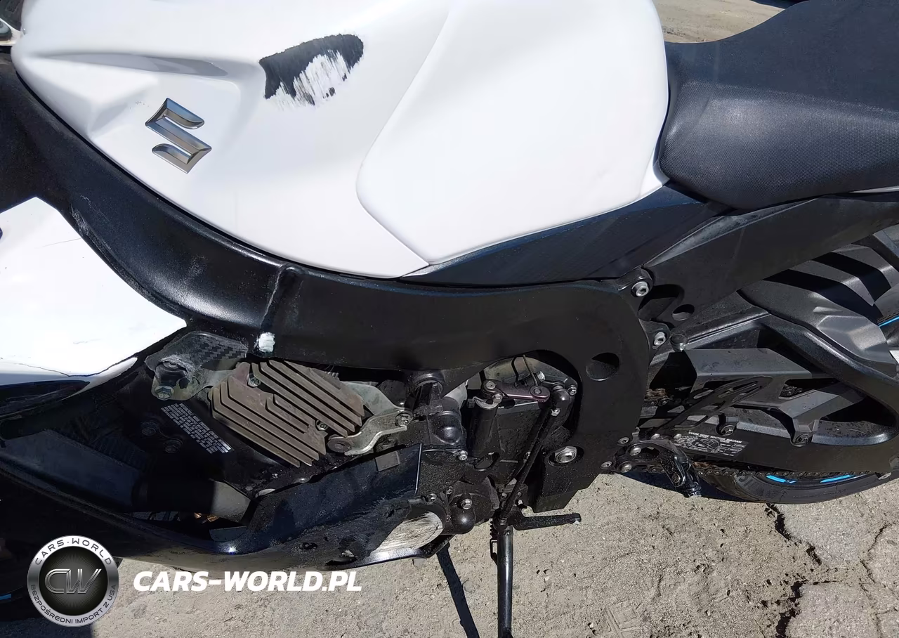 2020 Suzuki Gsx-R750 VIN:JS1GR7MA0L7100007 - 9