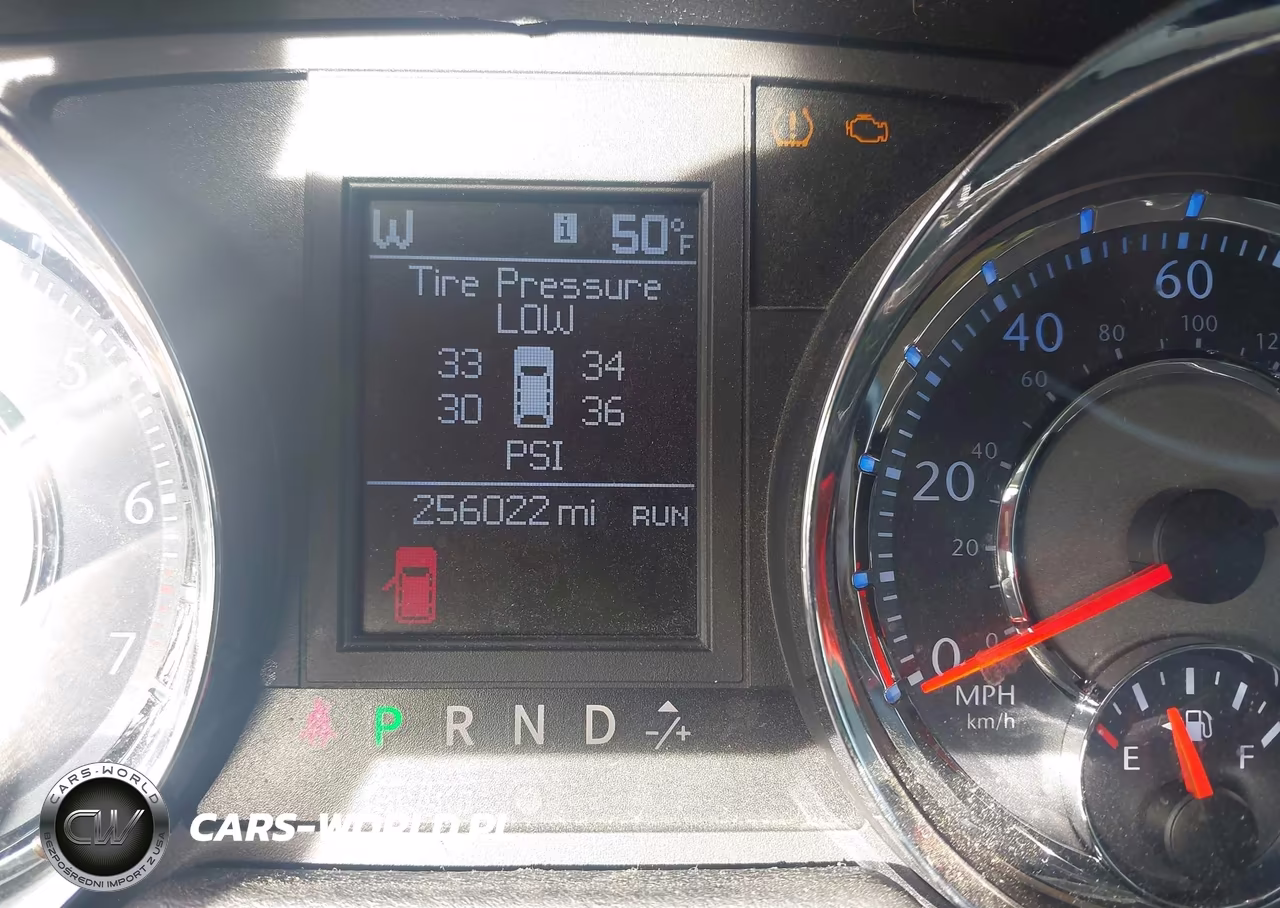 2012 Chrysler Town & Country Touring-L VIN:2C4RC1CG4CR338346 - 7